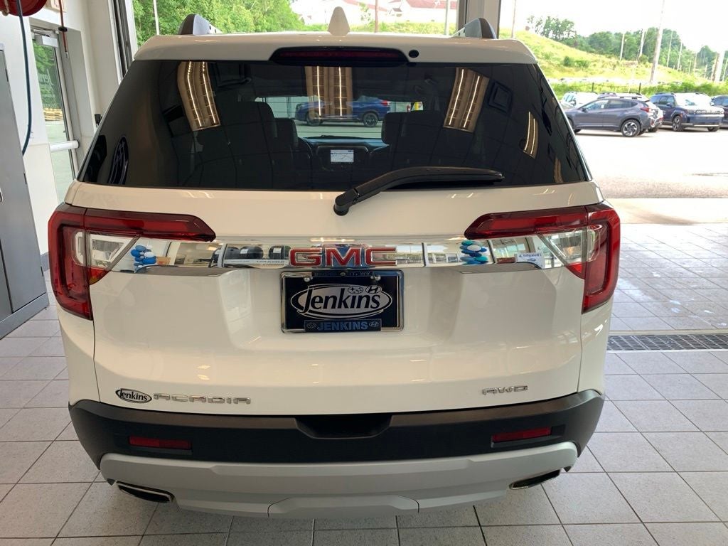 2023 GMC Acadia SLT