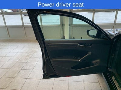 2021 Volkswagen Passat 2.0T R-Line