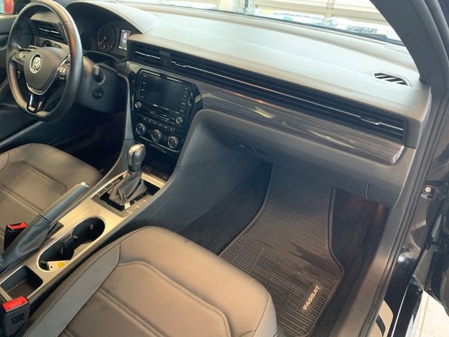 2021 Volkswagen Passat 2.0T R-Line