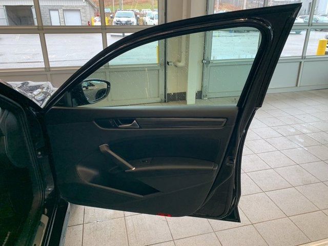 2021 Volkswagen Passat 2.0T R-Line