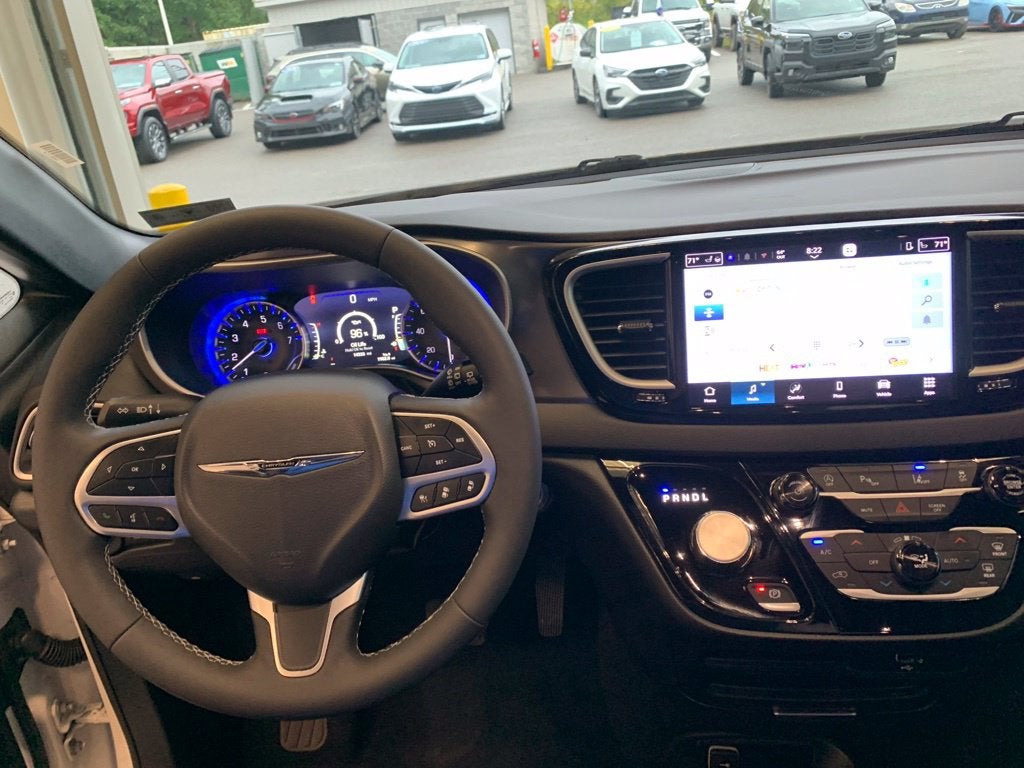 2026 Chrysler Pacifica Select