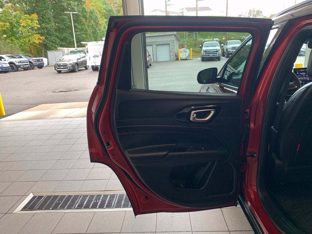 2025 Jeep Compass Trailhawk