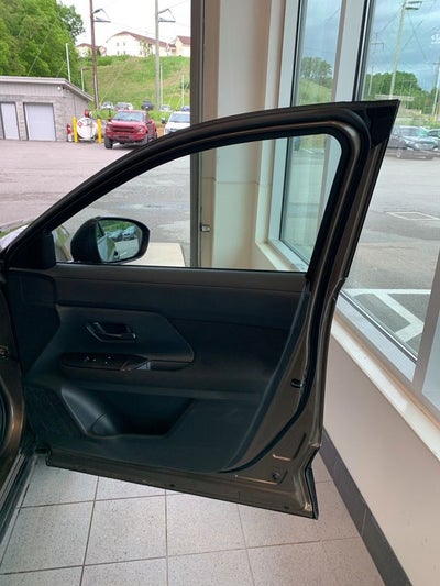 2025 Nissan Kicks S