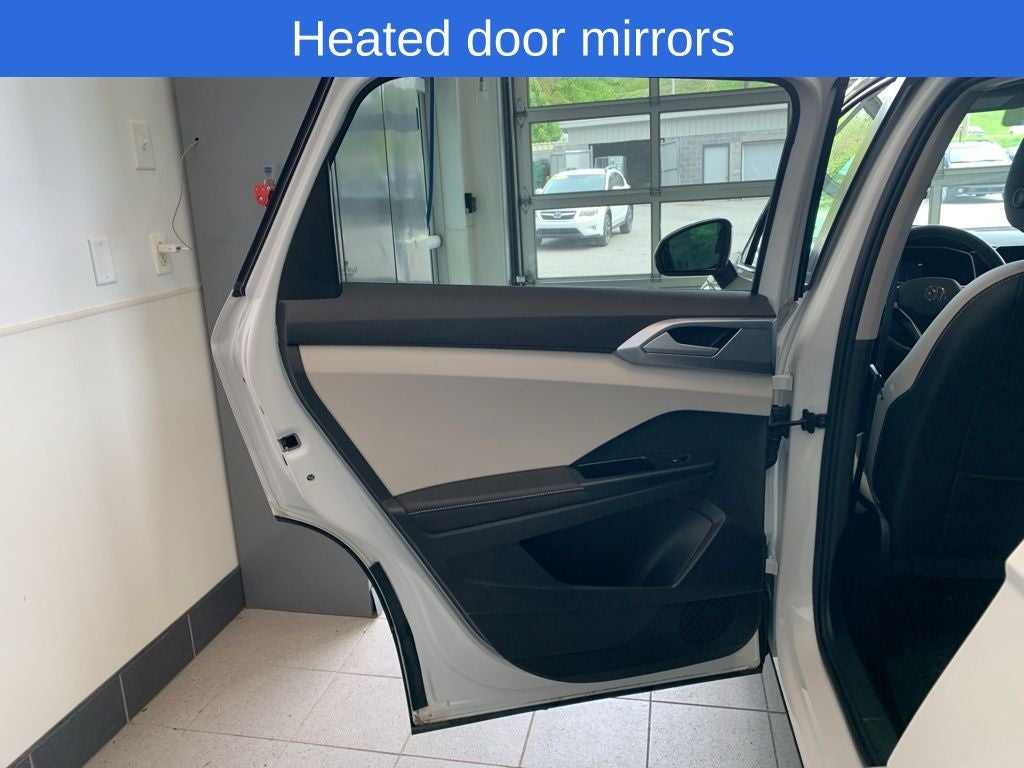 2025 Volkswagen Taos 1.5T SE
