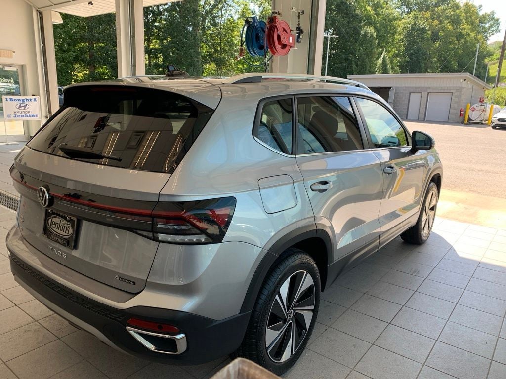 2025 Volkswagen Taos 1.5T SE