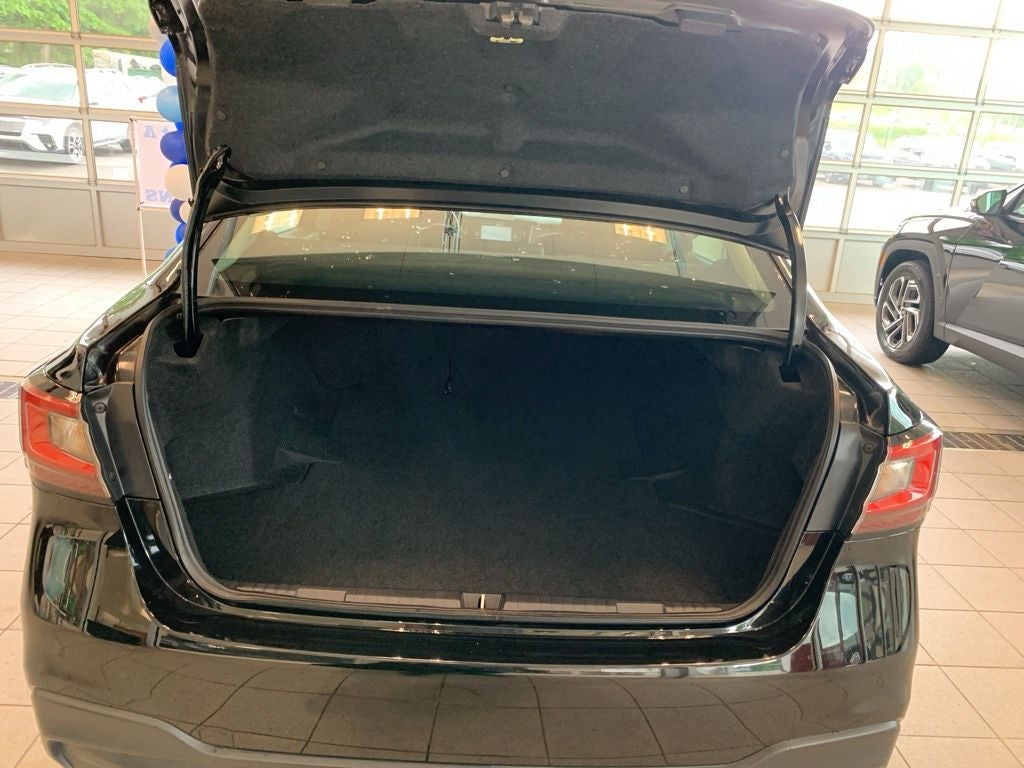 2025 Subaru Legacy Base