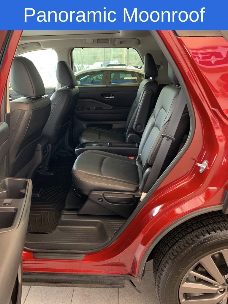 2023 Nissan Pathfinder SL