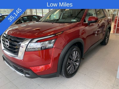 2023 Nissan Pathfinder SL