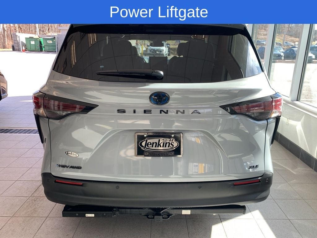 2025 Toyota Sienna XLE