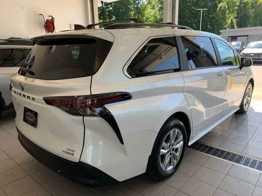 2024 Toyota Sienna XLE 7 Passenger