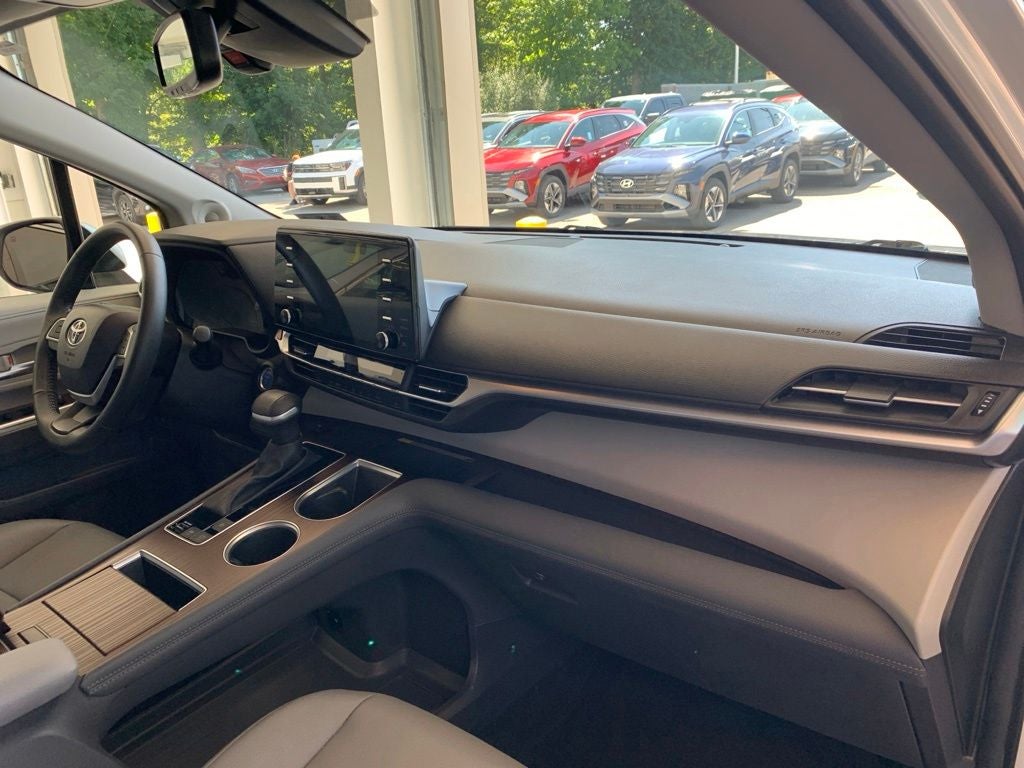 2024 Toyota Sienna XLE 7 Passenger