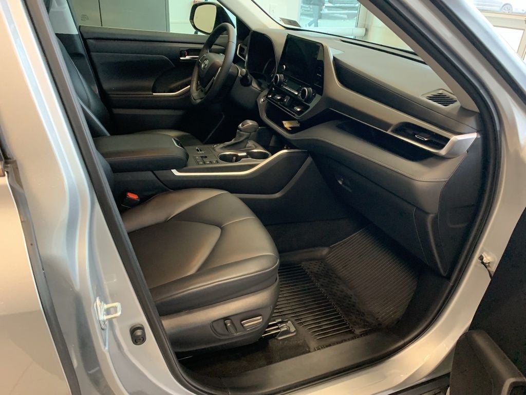 2023 Toyota Highlander Hybrid XLE