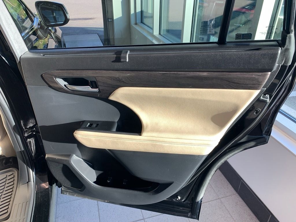 2023 Toyota Highlander Hybrid Limited