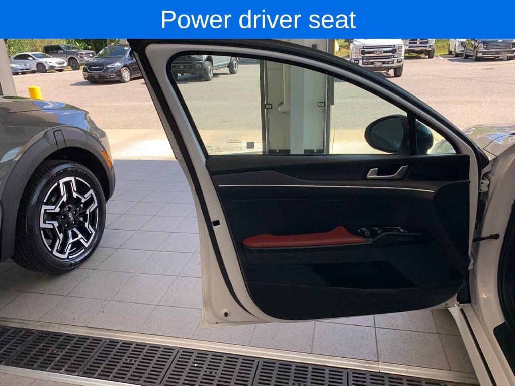 2024 Kia K5 GT-Line - Photo 10