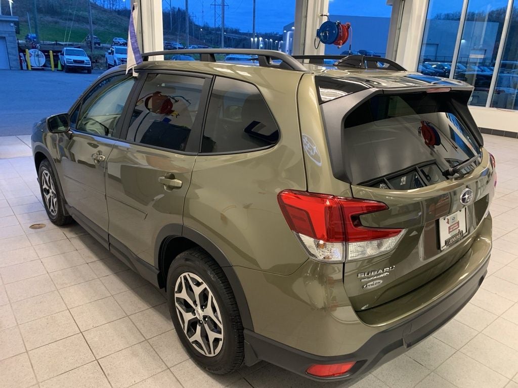2024 Subaru Forester Premium