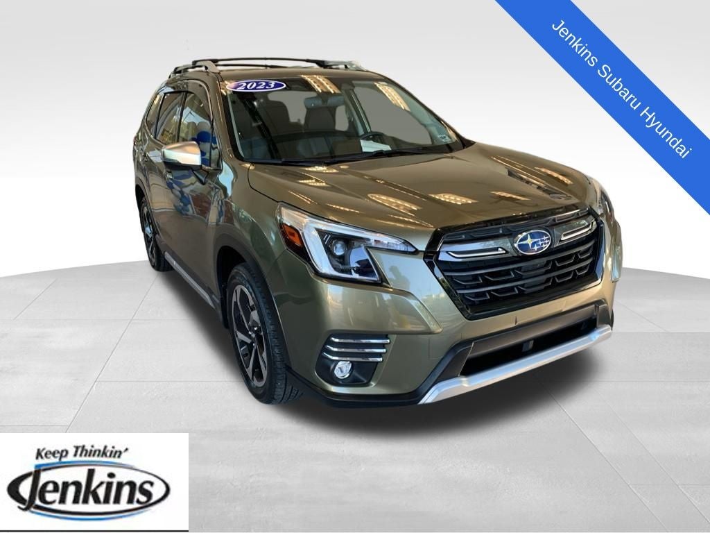 2023 Subaru Forester Touring's photo