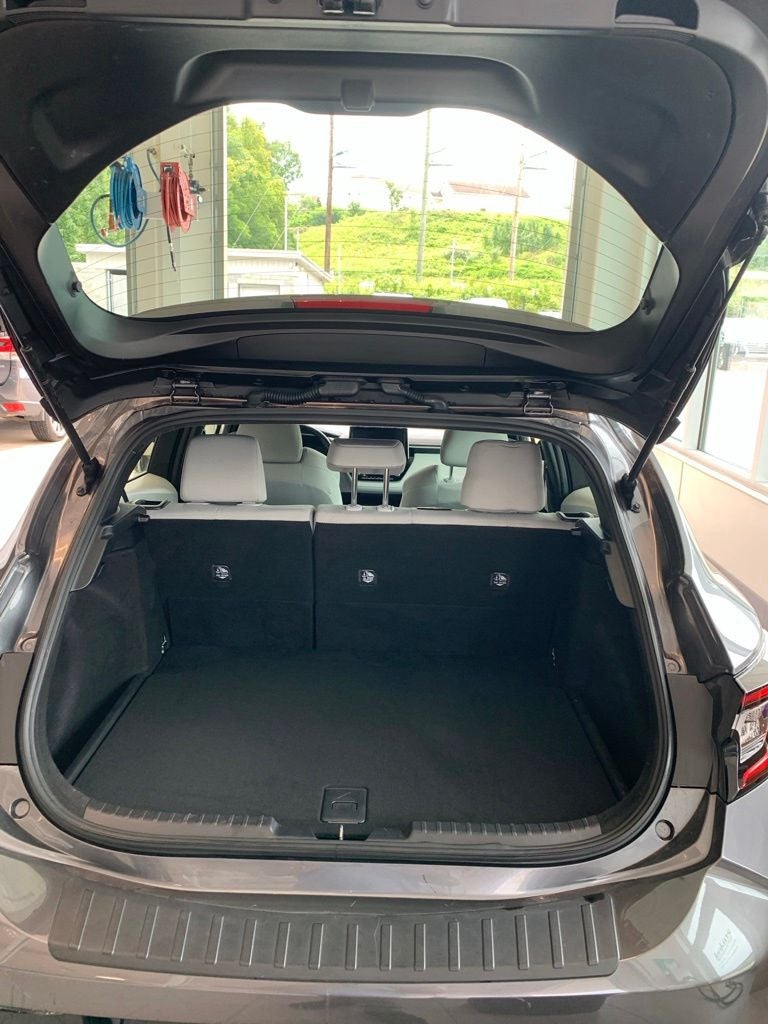 2025 Toyota Corolla Hatchback SE