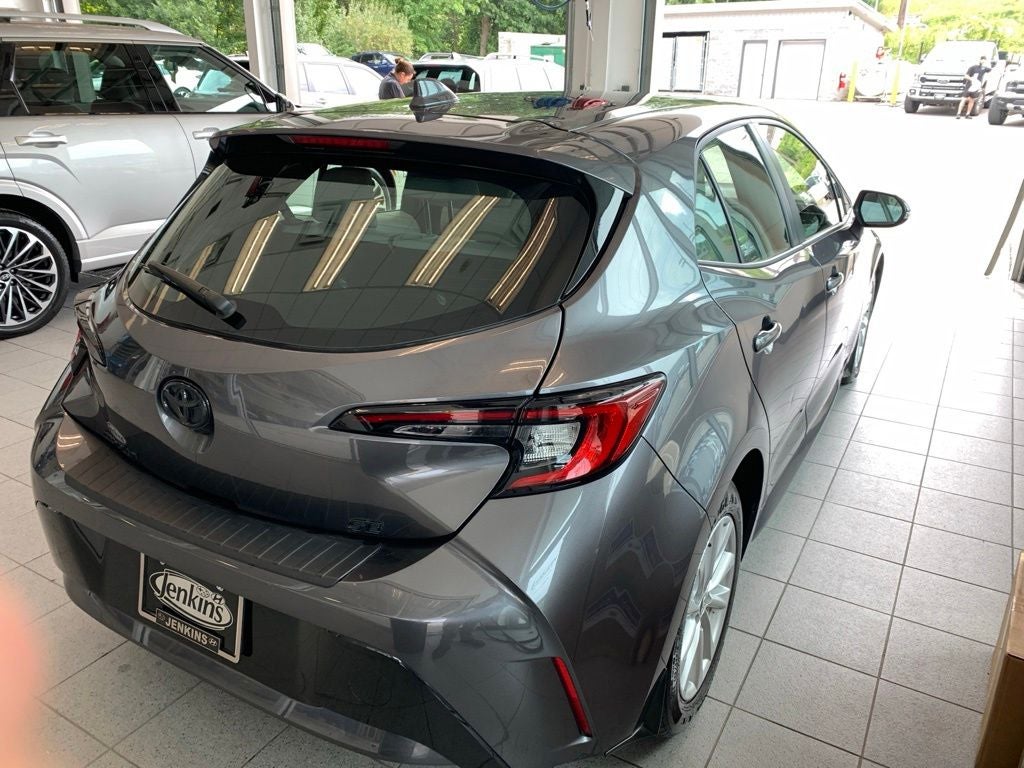 2025 Toyota Corolla Hatchback SE