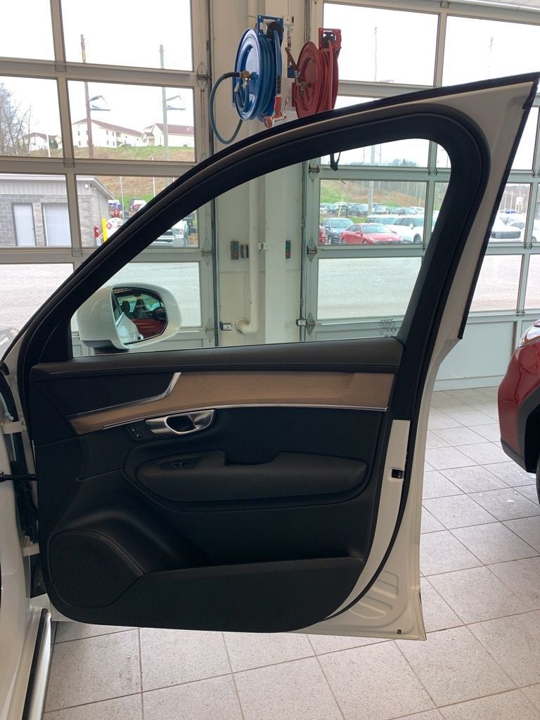 2025 Volvo XC90 B6 Plus 7-Seater 2025.5