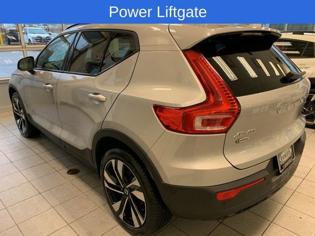 2025 Volvo XC40 Plus Dark Theme