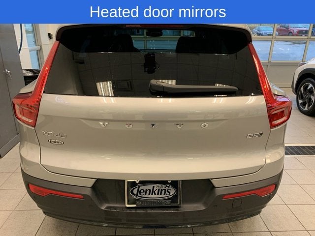 2025 Volvo XC40 Plus Dark Theme