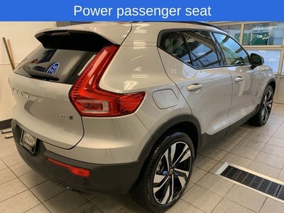 2025 Volvo XC40 Plus Dark Theme