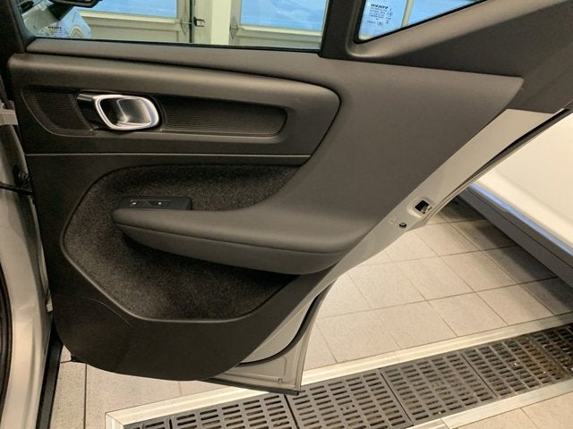 2025 Volvo XC40 Plus Dark Theme