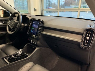 2025 Volvo XC40 Plus Dark Theme