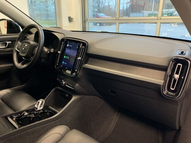 2025 Volvo XC40 Plus Dark Theme