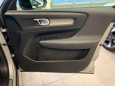 2025 Volvo XC40 Plus Dark Theme