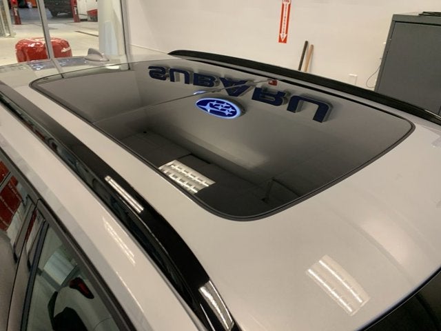 2025 Volvo XC40 Plus Dark Theme