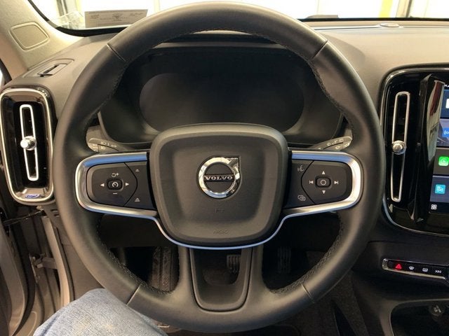 2025 Volvo XC40 Plus Dark Theme