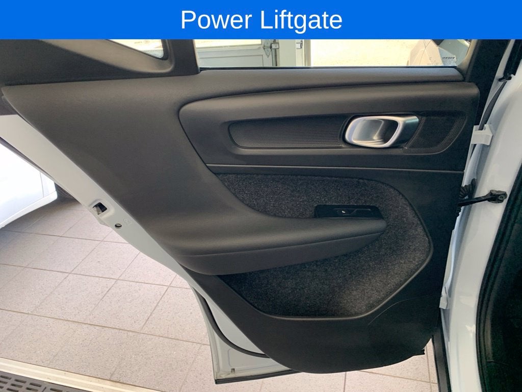 2026 Volvo XC40 B5 Plus