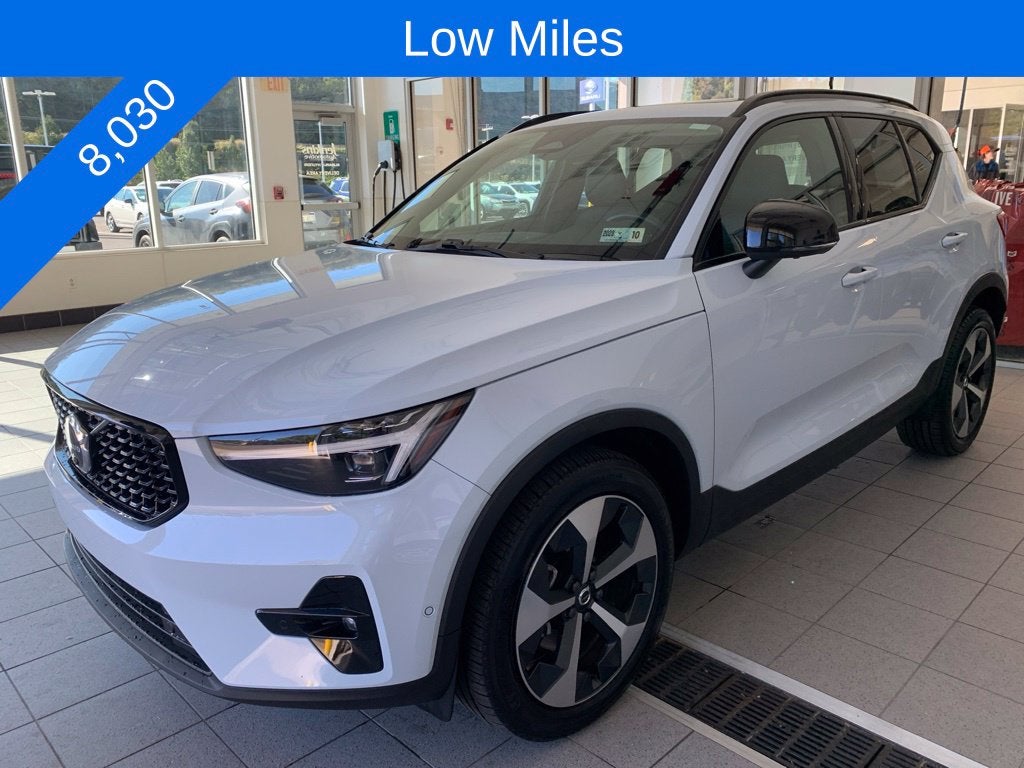 2026 Volvo XC40 B5 Plus