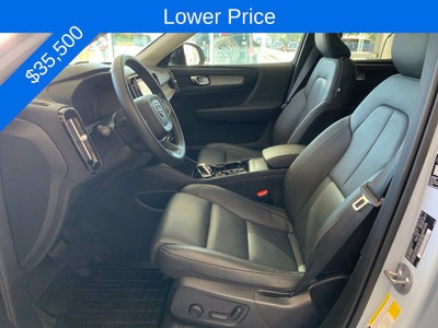 2026 Volvo XC40 B5 Plus